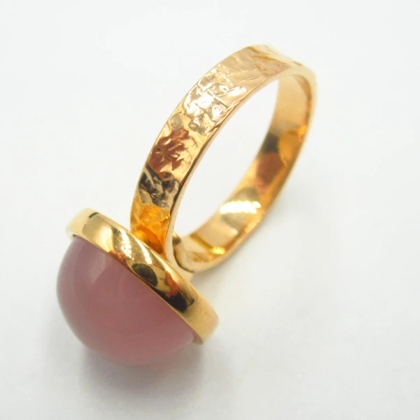 Agat różowy w srebrze złoconym - pierścionek (Rozmiary Jubilerskie 15, 16, 17) z regulacją