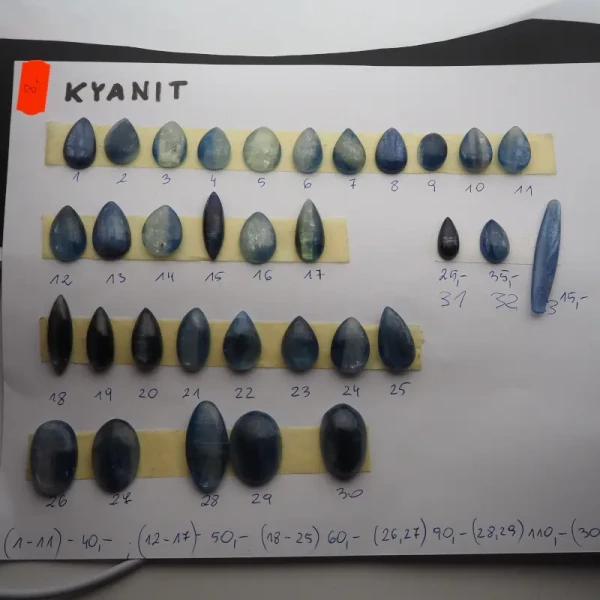 Kyanit 22-27x11-16 mm łza