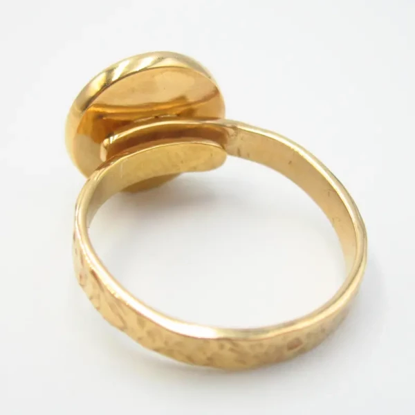 Onyks fasetowany w młotkowanym srebrze złoconym - pierścionek (Rozmiar Jubilerski 13) z regulacją