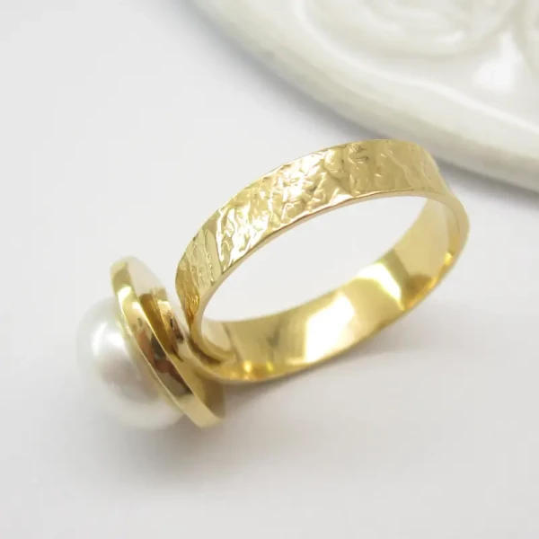 Perła biała i srebro złocone - pierścionek oczko okrągłe (Rozmiar Jubilerski 14 i 16) +/- 2 rozmiary dodatkowej regulacji