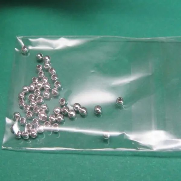 Srebro Ag - kulka gładka zaciskowa 1,8mm  (50 sztuk)