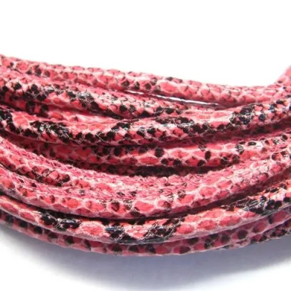 Rzemień szyty różowo-czarny – fakturowany – 6 mm – skóra ekologiczna – 1 metr