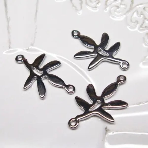 Posrebrzane - Metalowa przywieszka 28x17 mm