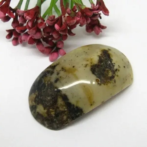 Bursztyn 39,5x21,5x10,5 mm zaokrąglony prostokąt