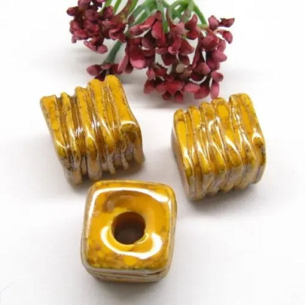 Ceramika żółta przekładka 17x17mm