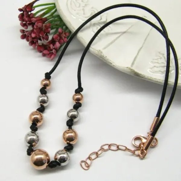 Naszyjnik srebrny 925 z kulkami – srebro + złocone – 40+5 cm – rzemień czarny