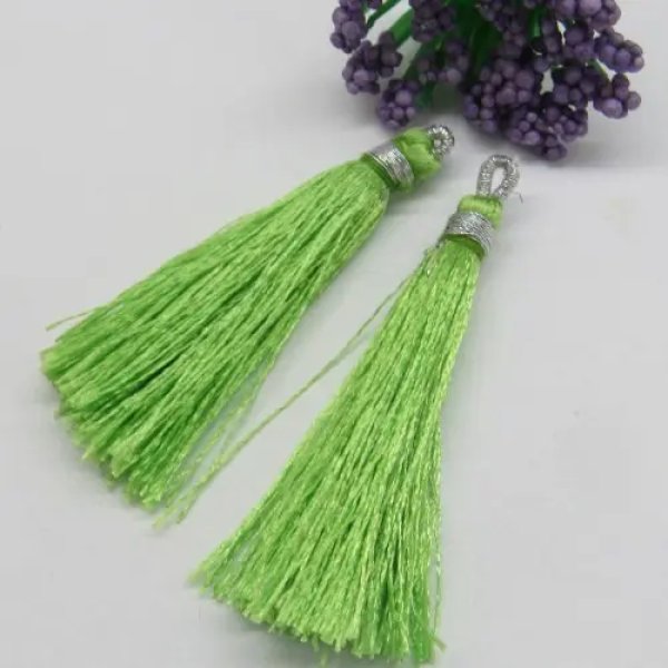 Zawieszka chwost jasnozielony 55x5 mm – ozdobny element do biżuterii