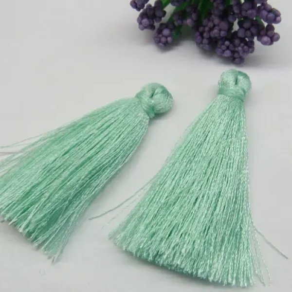 Zawieszka chwost miętowy 45x4 mm – tekstylny element ozdobny do biżuterii