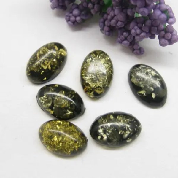 Zielony Bursztyn 12x8x4-5mm (sztuka)