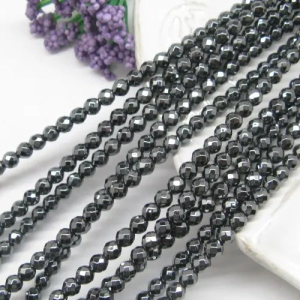 Hematyt fasetowany 4mm (sznurek)