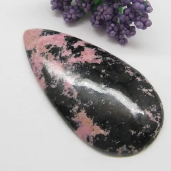 Rodonit 50x26x6 mm łza