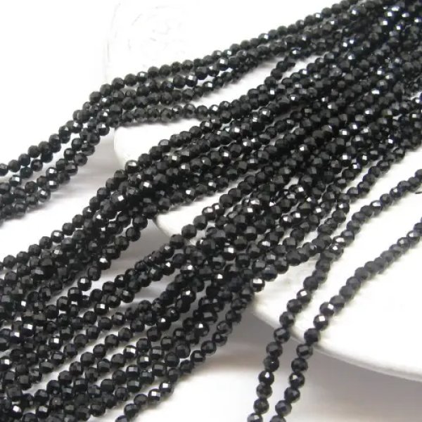 Spinel fasetowany kulki 1,9-2mm (sznur)