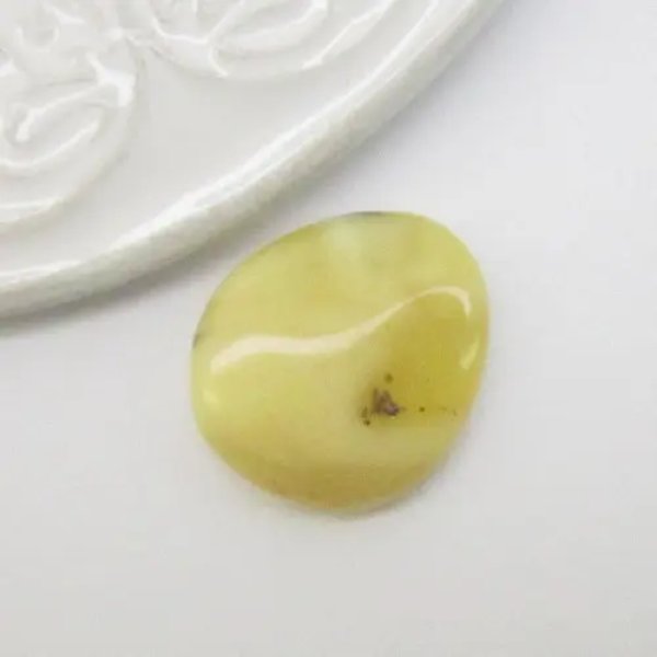 Mleczny Bursztyn 22,5x19,5x5,5 mm