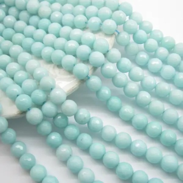 Jadeit miętowy fasetowany kulki 8mm(sznurek)