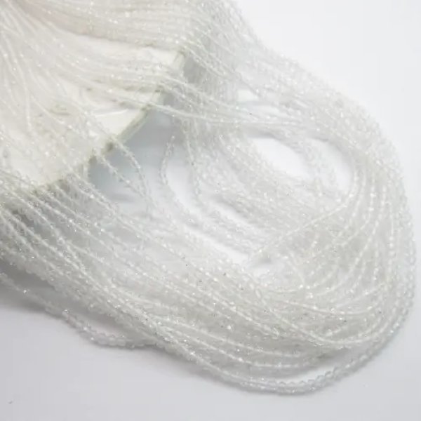 Kryształ górski fasetowany - kulki 2mm (sznurek) 