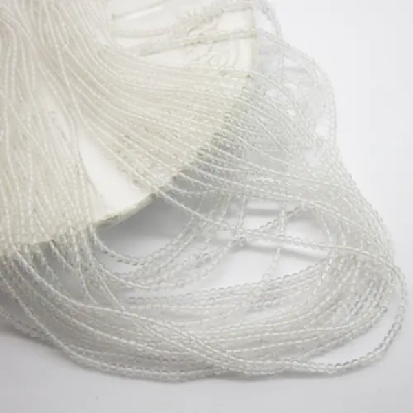 Kryształ górski - kulki 2mm (sznurek) 