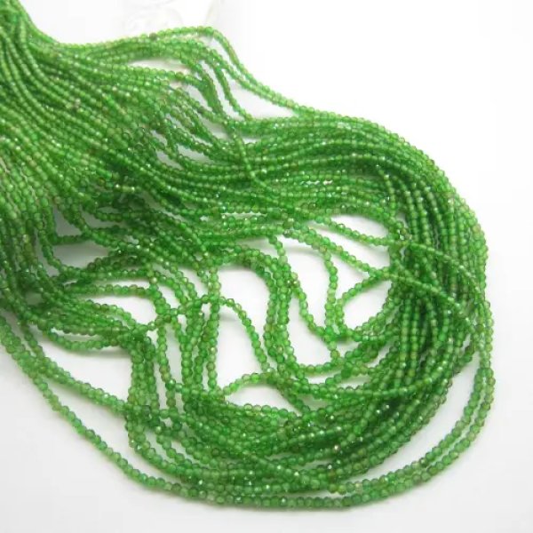 Diopsyd kulki fasetowane 1,5mm (sznurek)