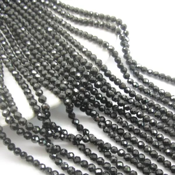 Spinel fasetowany kulki 4 mm – sznur ok. 38 cm