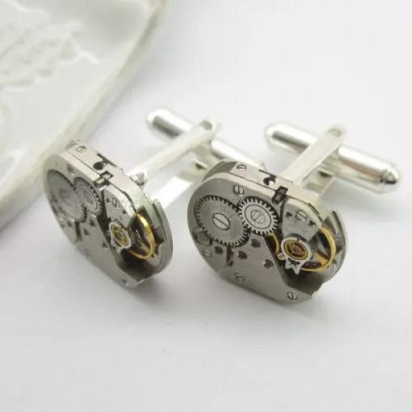 Mechanizm zegarka w srebrze - spinki do mankietów