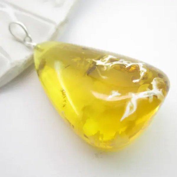 Bursztyn i srebro - zawieszka