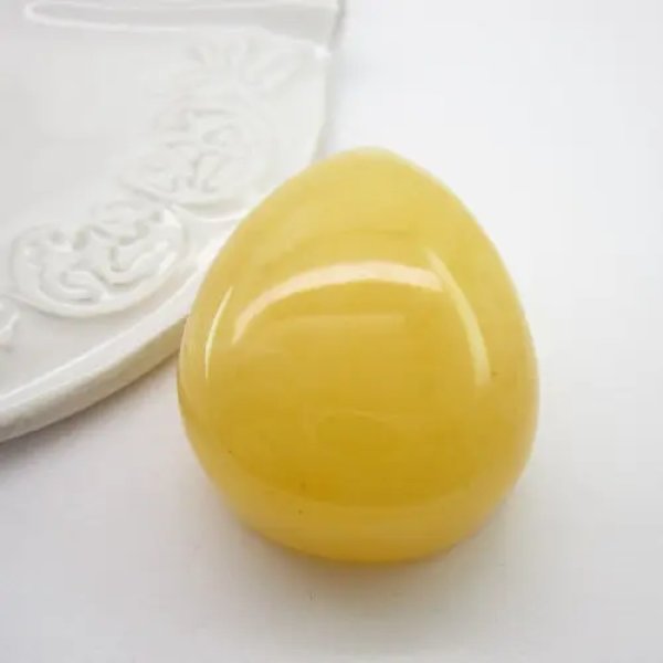 Mleczny Bursztyn 45x33x20 mm łza