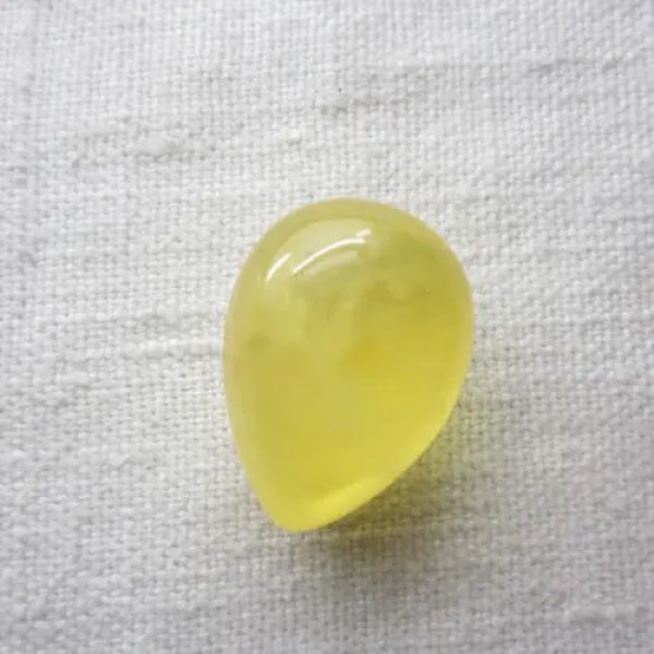 Mleczny Bursztyn 29x21x16 mm kropla