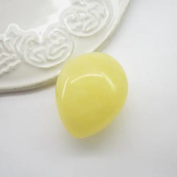 Mleczny Bursztyn 30x25x18 mm kropla