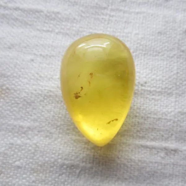 Bursztyn 33x22x19 mm kropla