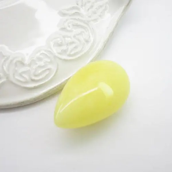 Mleczny Bursztyn 35x22x14 mm kropla