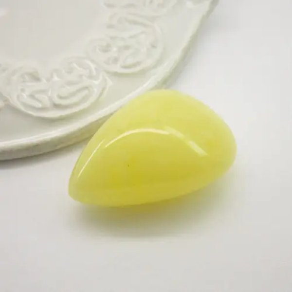 Mleczny Bursztyn 35x22x14 mm kropla