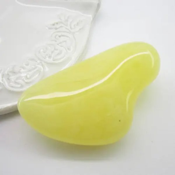 Mleczny Bursztyn 62x39x17 mm