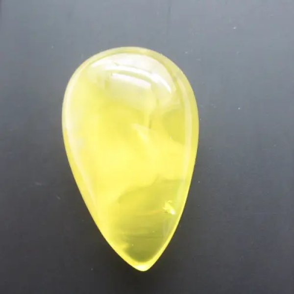 Bursztyn kropla 42x26x17mm