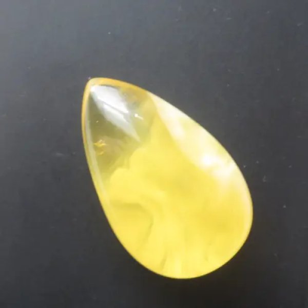 Bursztyn kropla 42x26x17mm