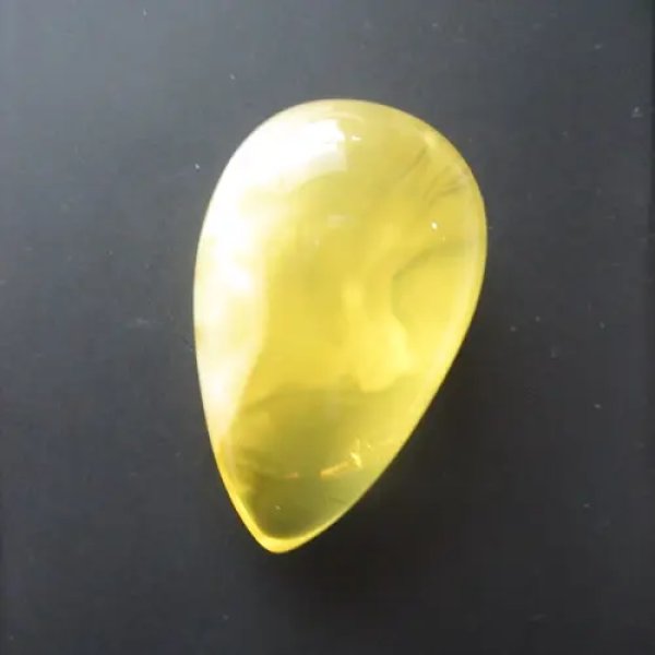 Bursztyn kropla 42x26x17mm