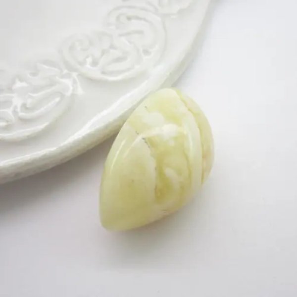 Mleczny Bursztyn 27,5x15x13 mm