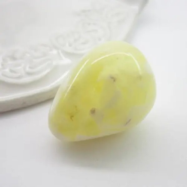 Mleczny Bursztyn 26x22x18 mm kropla