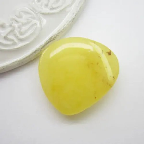 Mleczny Bursztyn 28x27x7 mm