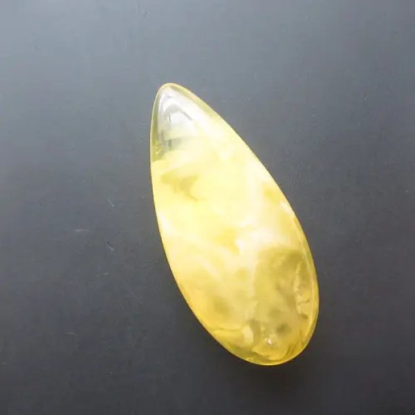 Bursztyn kropla 43x19x9 mm