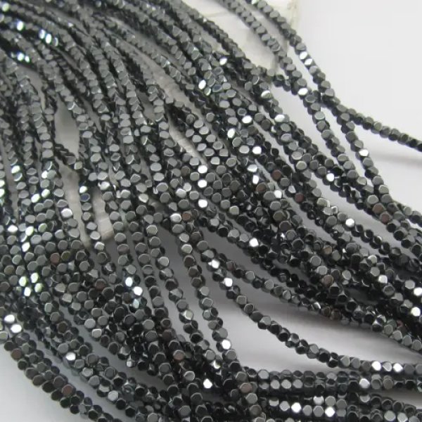 Hematyt kostka cięta 2 mm, sznur 40,5 cm