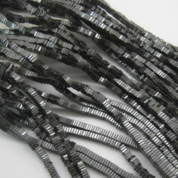 Hematyt kwadrat cięty 3x1mm (sznurek)