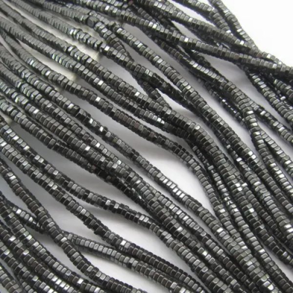Hematyt stalowo-szary – sześciokąt 3x1 mm - sznur 41 cm