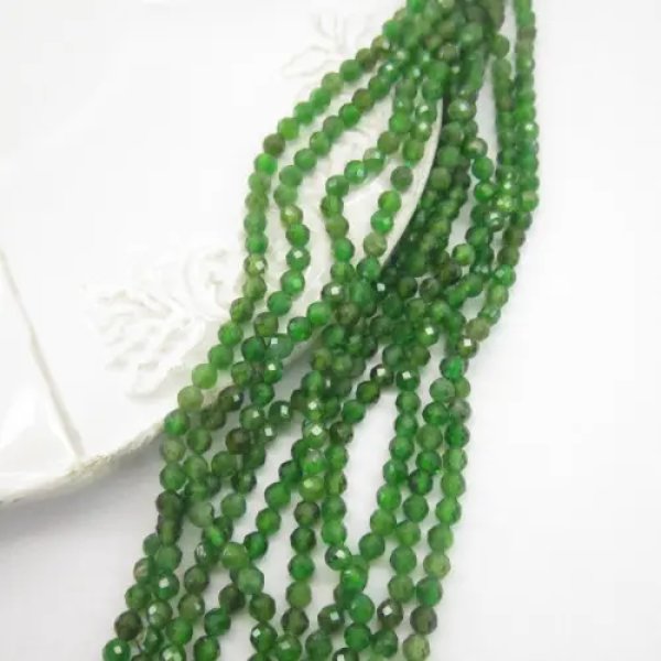 Diopsyd fasetowany kulki 3mm (sznurek)