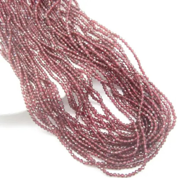 Granat fasetowany kulka 2mm (sznurek)