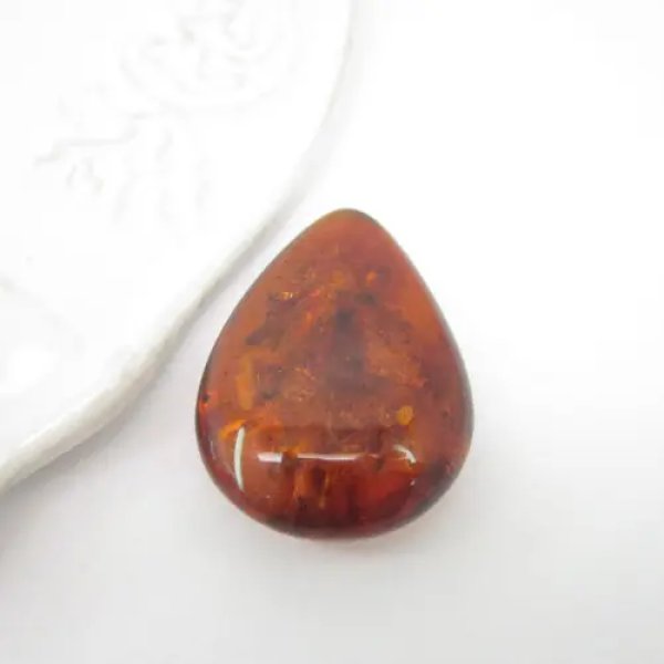 Koniakowy Bursztyn łza 31x21x9mm