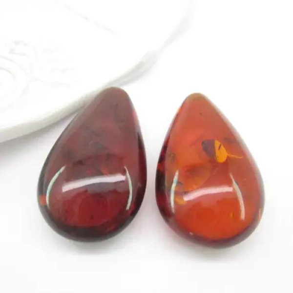 Koniakowy Bursztyn łza 33x19x9,5-10mm