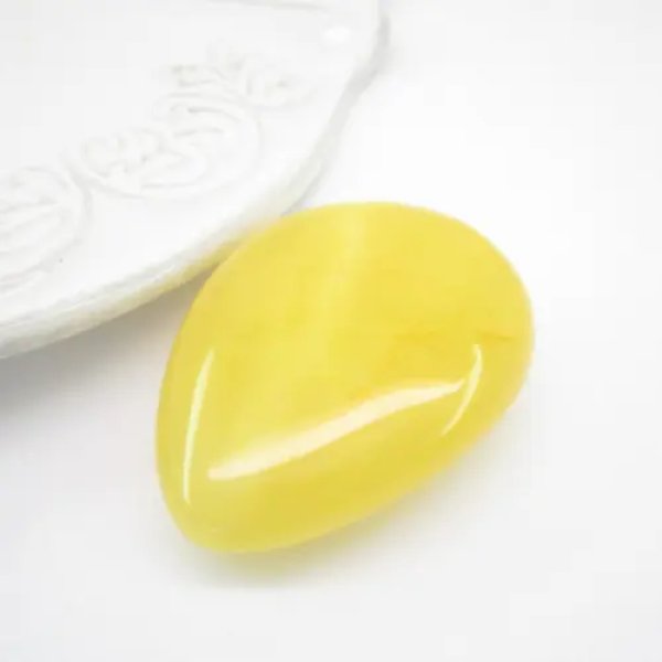 Mleczny Bursztyn łza 39x29x12mm