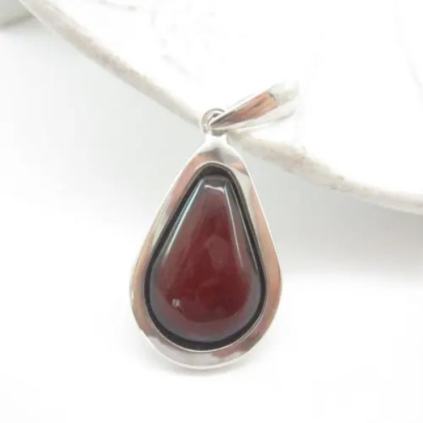 Koniakowy Bursztyn i srebro rodowane - zawieszka łza