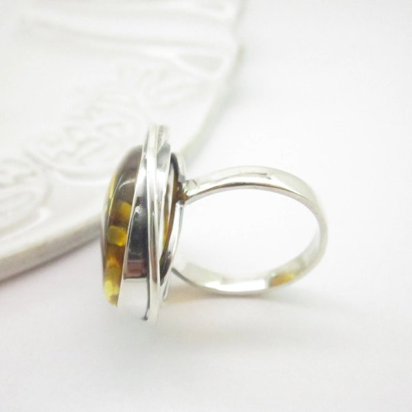 Koniakowy Bursztyn w srebrze - pierścionek - okrąg