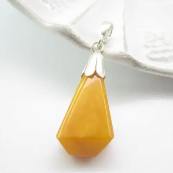 Mleczny Bursztyn i srebro - wisiorek