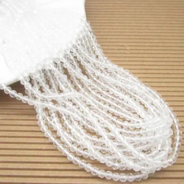 Kryształ górski fasetowany - kulki 4 lub 4,5mm (sznurek) 